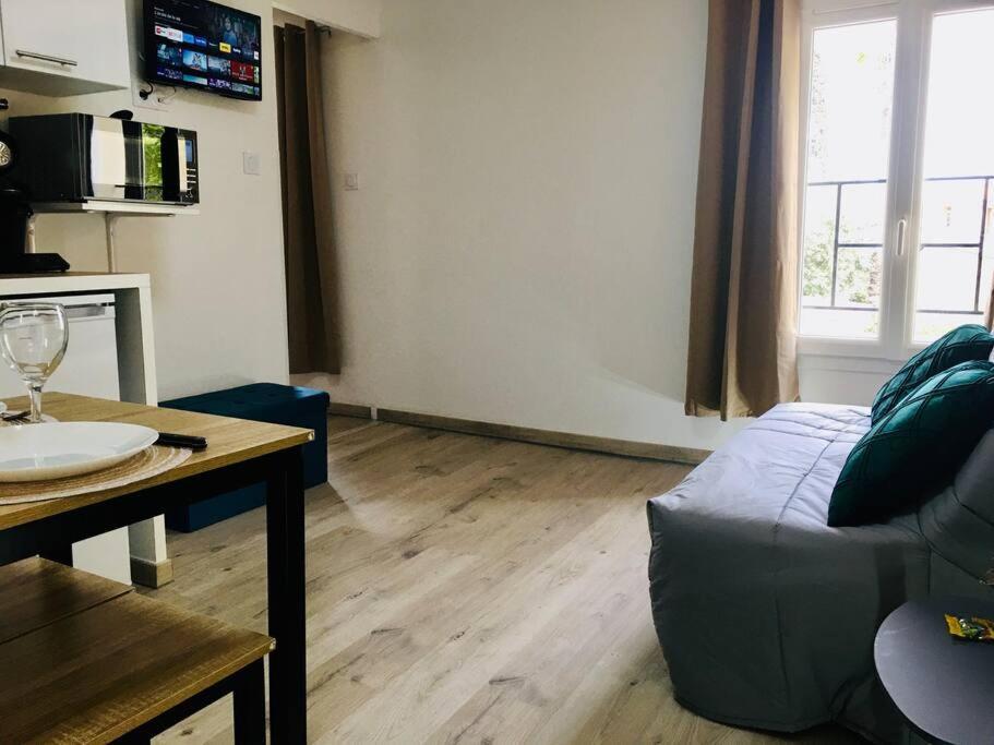 Bleu Lavande 1 - Appartement Cosy Ambiance Village Istres Exterior photo